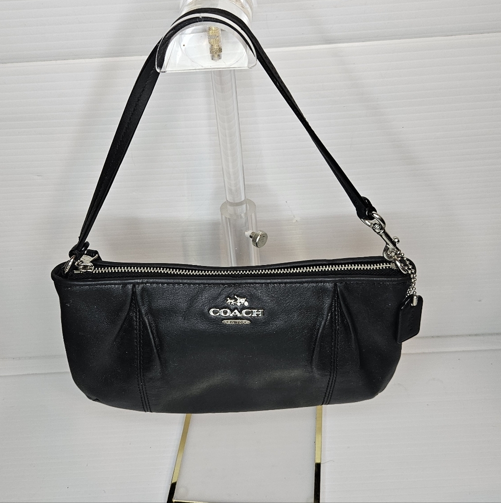 Coach New York Colette Black Pleated Leather Mini Clutch – Wristlet Purse F52153 - Picture 2 of 16